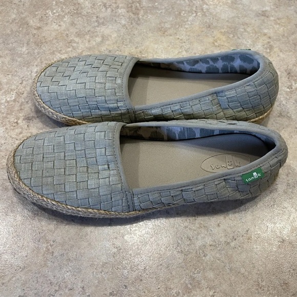 SANUK OLIVE KHAKI BASKET CASE SLIP ON COMFORT FLATS SHOES WOMEN’S SIZE 7 - Picture 2 of 5